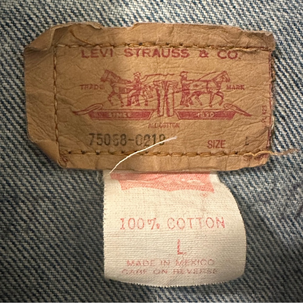 Vintage Levi’s Denim Jacket - Picture 7 of 8